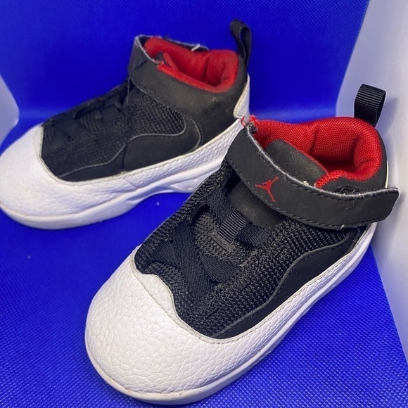 Nike Air Jordan Max Aura 2 Toddler SZ 7C - Picture 3 of 6